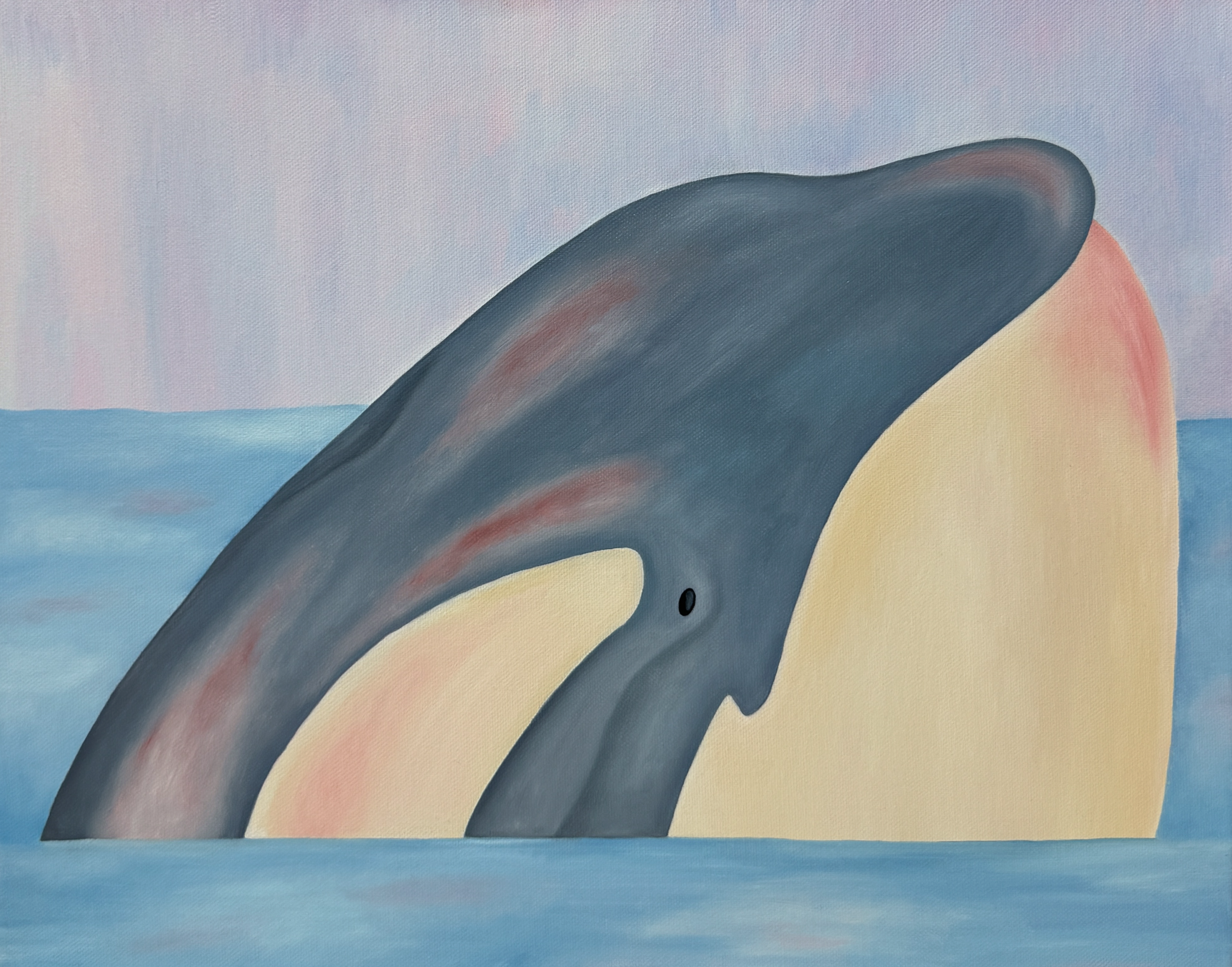 Голова и часть тела косатки, выныривающей из воды на фоне светлого неба, изображены маслом на холсте 50 на 40 сантиметров в синих, серых, кремовых и розовых оттенках