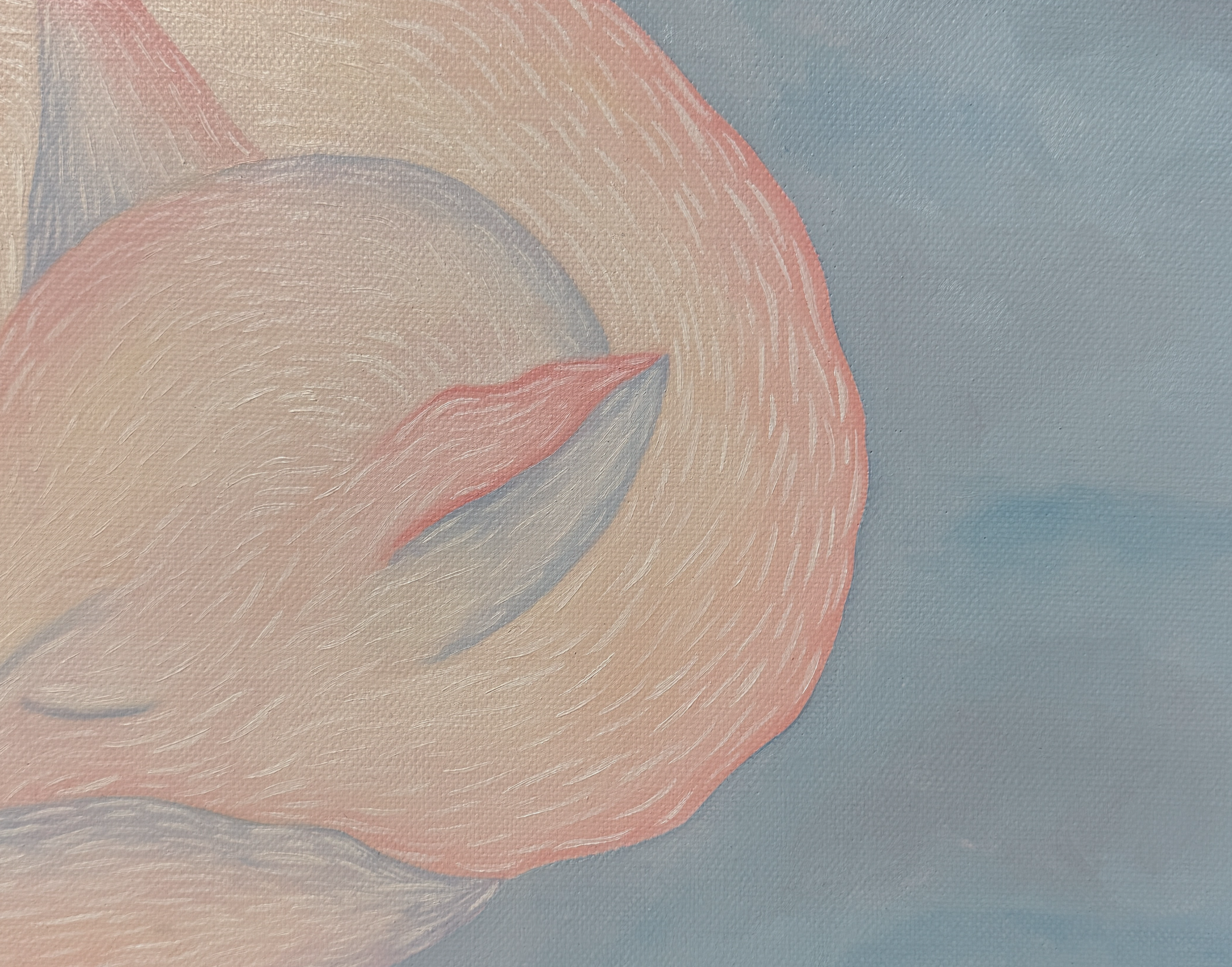 Фрагмент картины маслом на холсте, изображающий часть свернувшегося спящего лисенка в пастельных розовых и голубых тонах